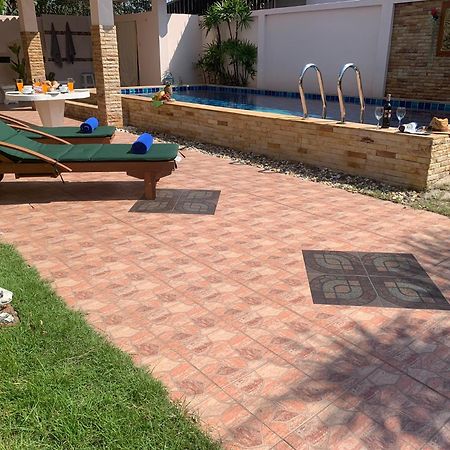 Yoch Pool Villa Pattaya Exterior foto