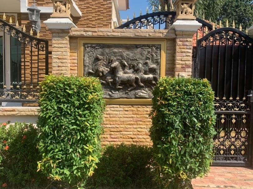 Yoch Pool Villa Pattaya Exterior foto